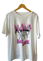 Def Leppard Love Bites graphic tee