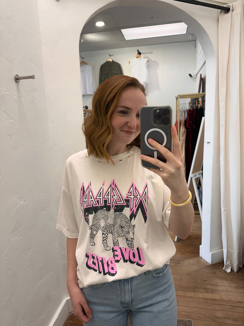 Def Leppard Love Bites graphic tee