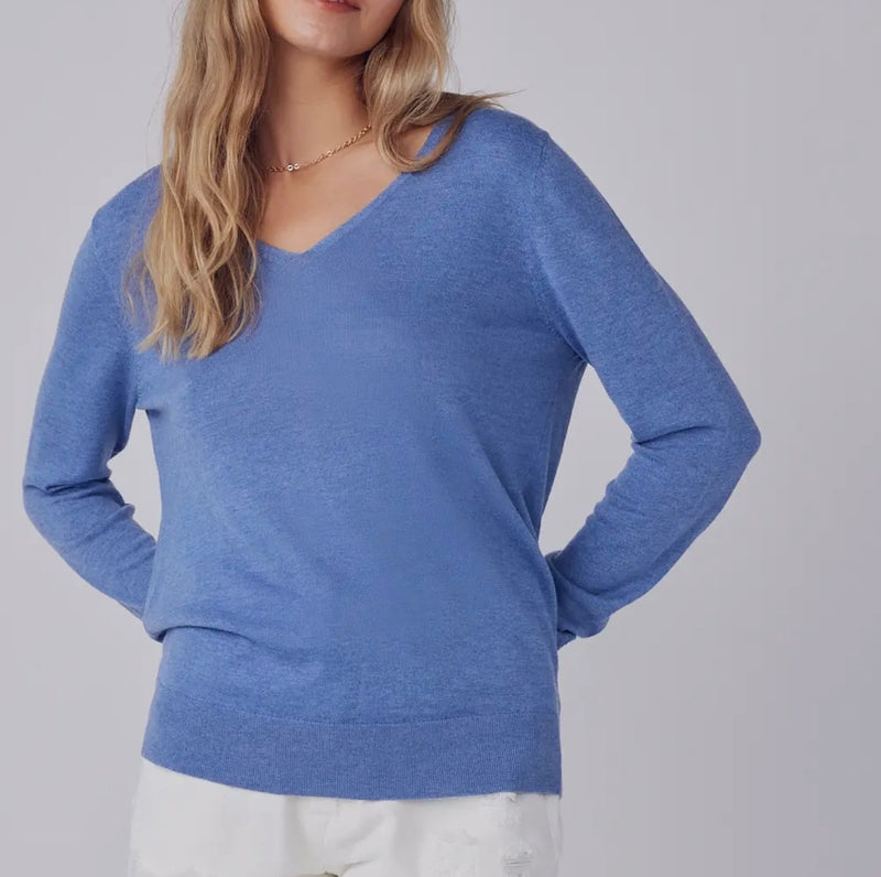 Classic v-neck pullover sweater top