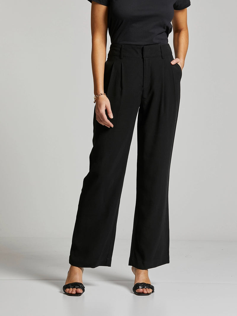 Tailored boot-cut pant